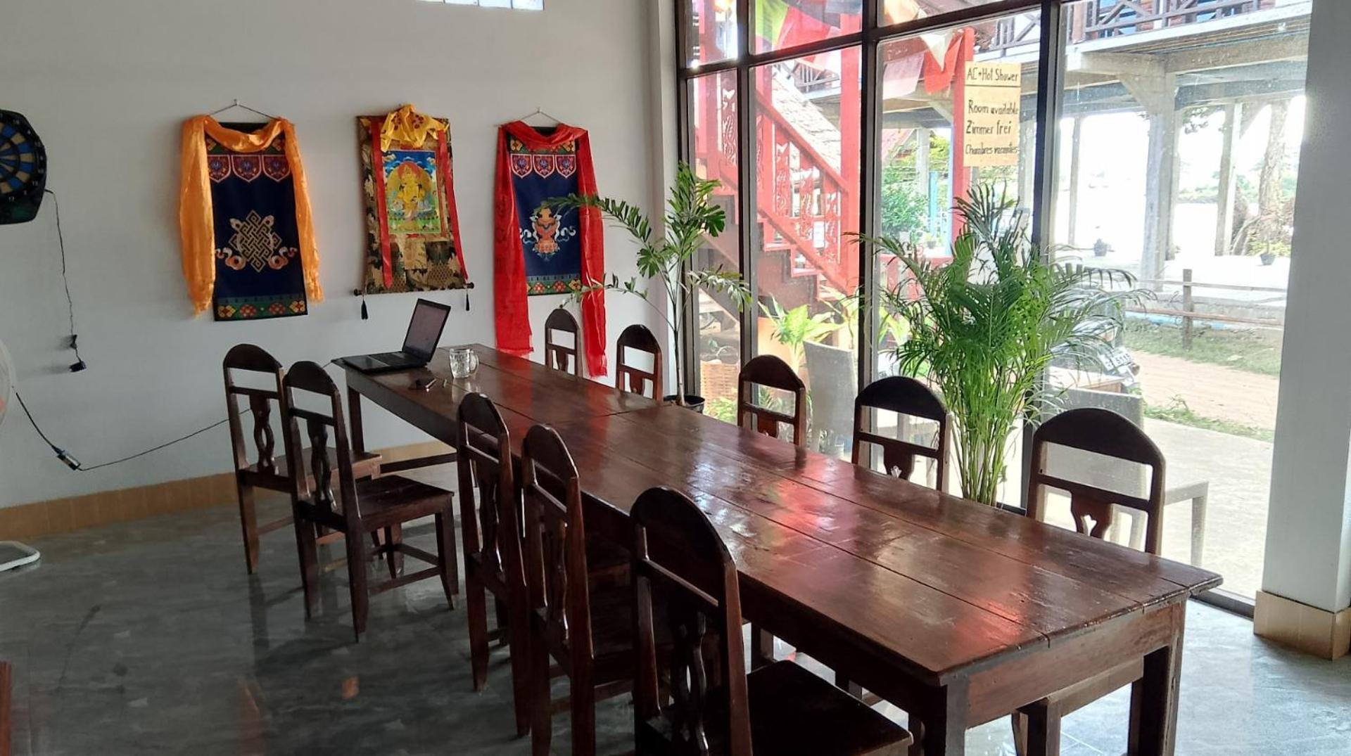 Tibet Restaurant And Hostel Nakasong Exterior foto